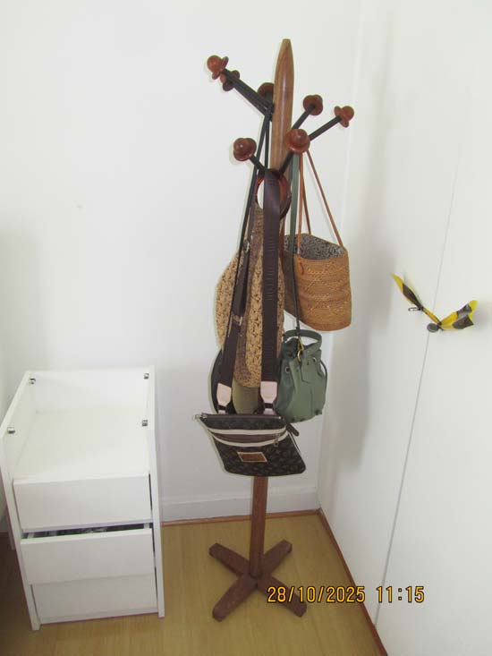 CABIDEIRO DE PE MADEIRA