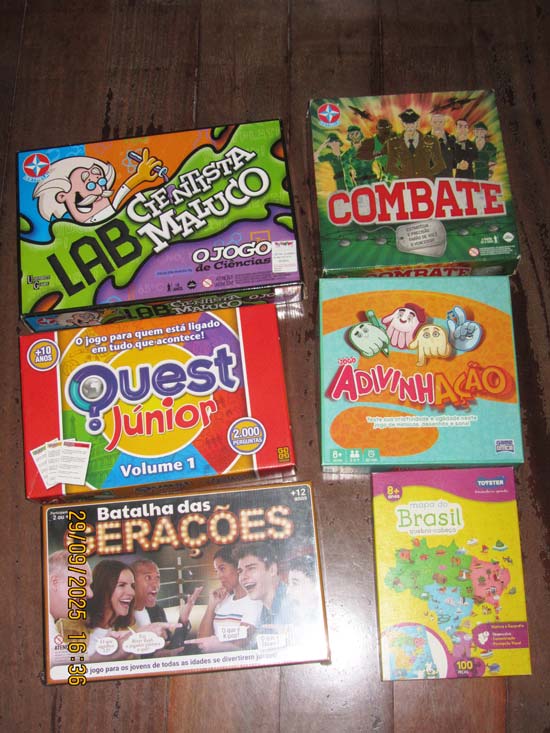 BRINQUEDOS E JOGOS