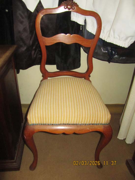 PAR CADEIRAS MADEIRA