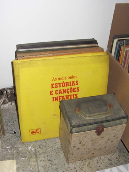 LIVROS REVISTAS E LPS