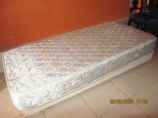 BASE CAMA E COLCHOES