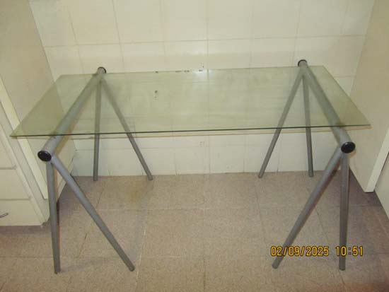MESA 2 CAVALETES METAL