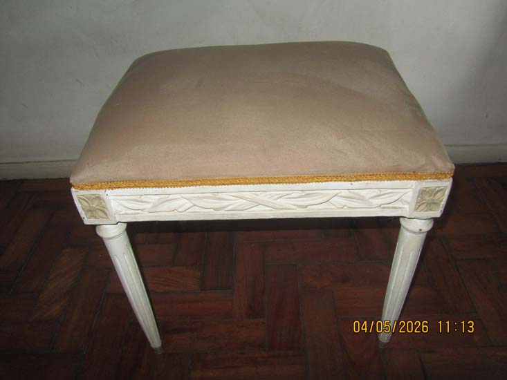 BANQUETA E CADEIRA MADEIRA BRANCA