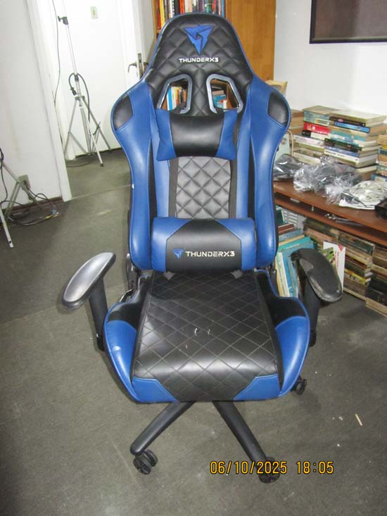 CADEIRA GAMER COM RODINHAS