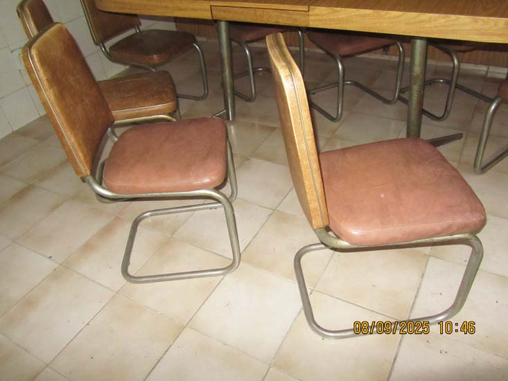 CADEIRAS METAL E COURO