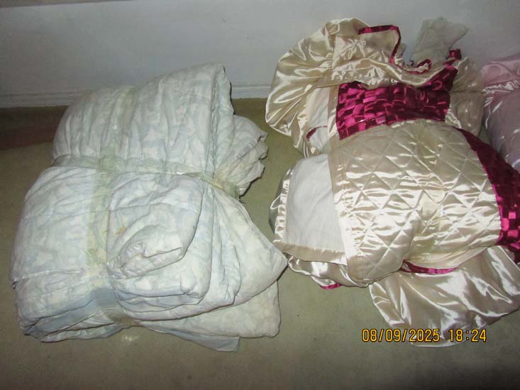 CAMA MESA E BANHO