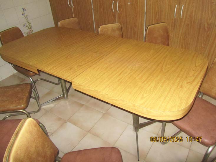 MESA OVAL COPA FERRO FORMICA