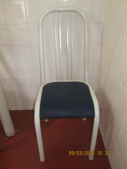 MESA E 4 CADEIRAS BRANCAS