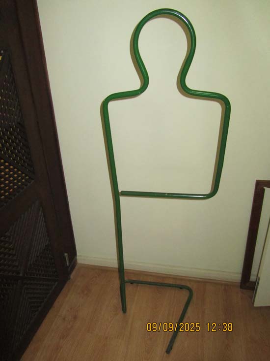 CABIDEIRO DE PE VERDE METAL