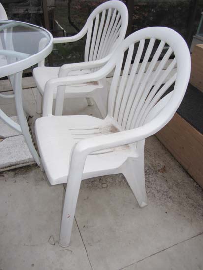 CADEIRAS PLASTICO BRANCAS