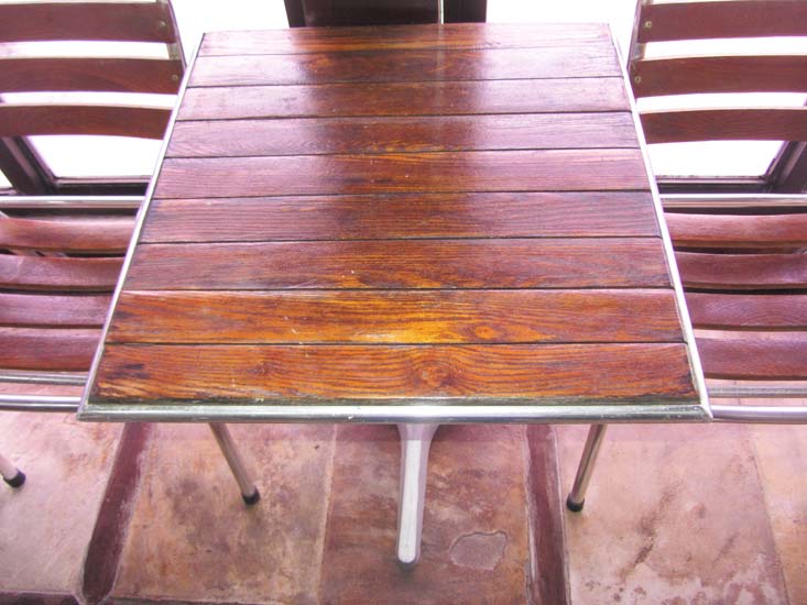 MESA E 4 CADEIRAS MADEIRA ALUMINIO