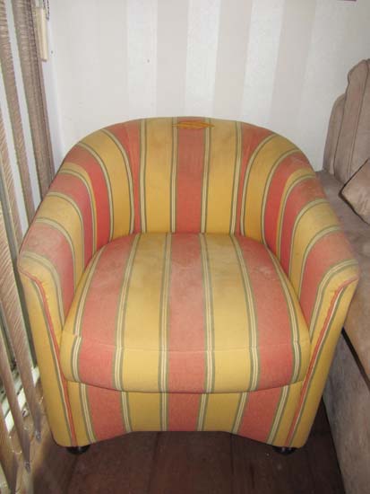 POLTRONAS BRACO LISTRAS