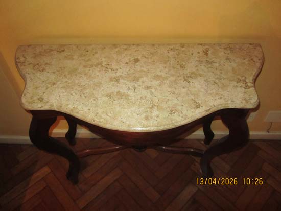 APARADOR OVAL MADEIRA MARMORE