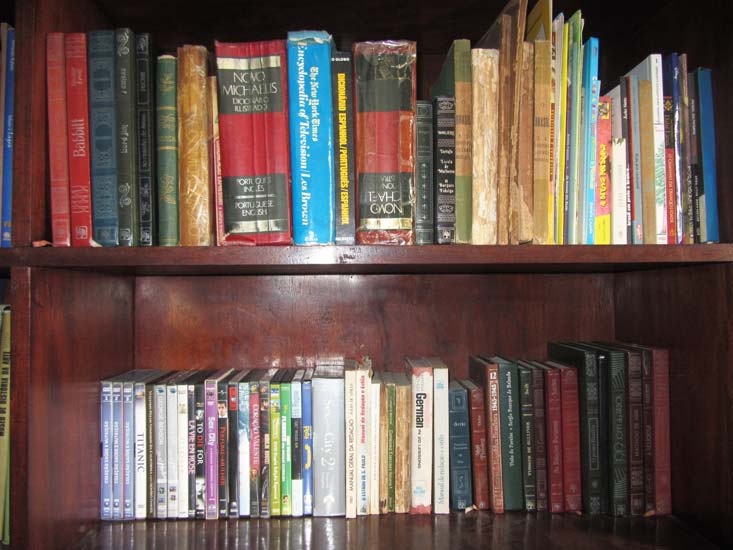 LIVROS REVISTAS CDS DVDS VHS E K7
