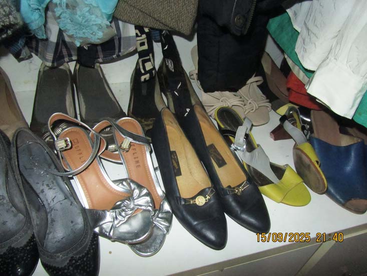 ROUPAS E SAPATOS