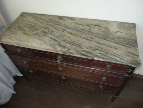 COMODA MADEIRA MARMORE