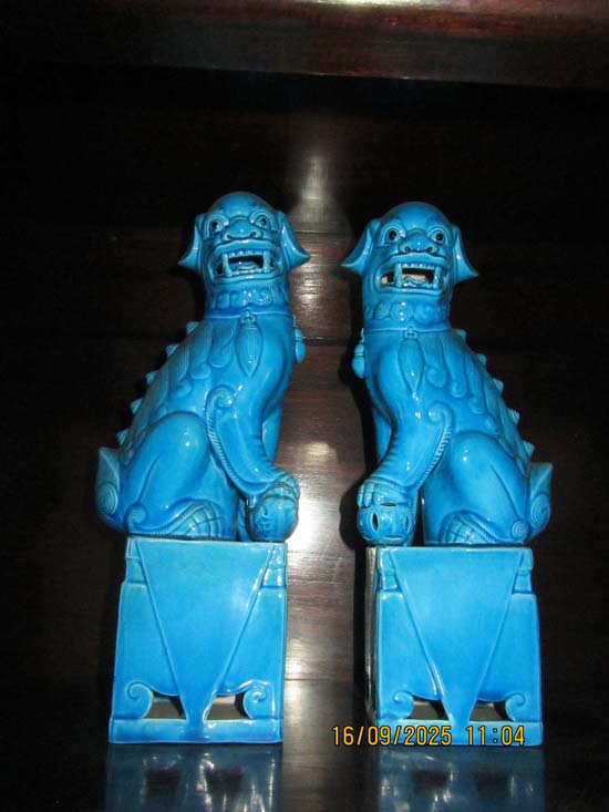ESCULTURAS E ESTATUETAS