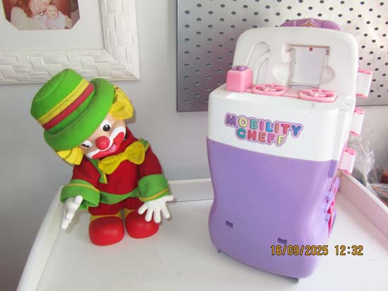 JOGOS E BRINQUEDOS
