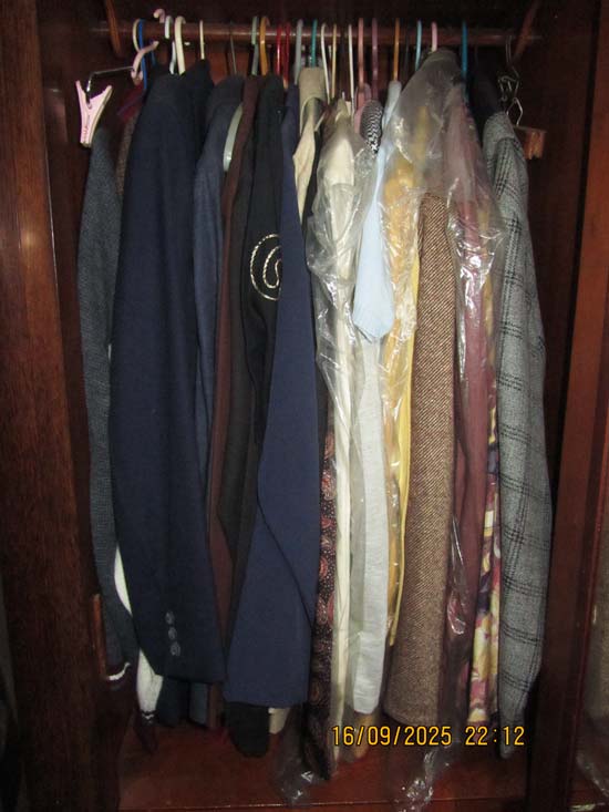 ROUPAS E SAPATOS