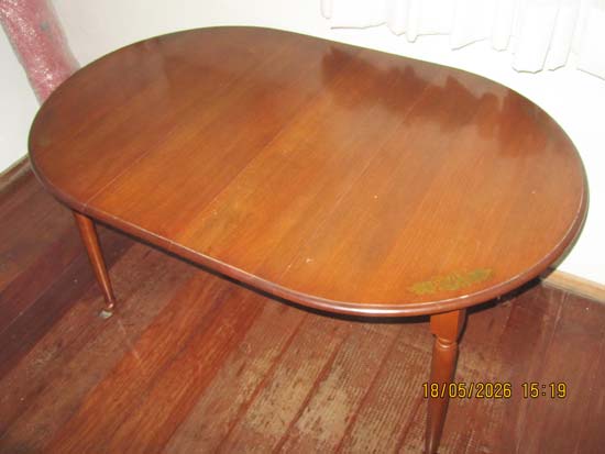MESA MADEIRA REDONDA OVAL
