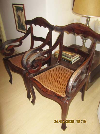 CADEIRAS MADEIRA E PALHA