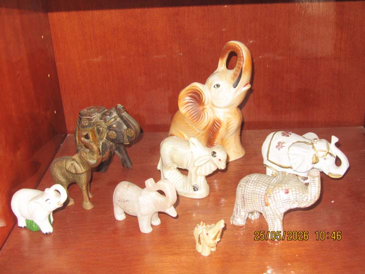 ESCULTURAS E ESTATUETAS