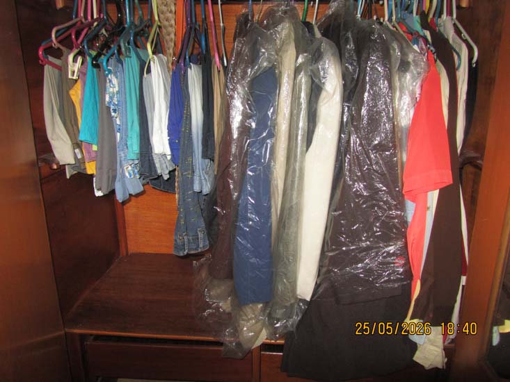 ROUPAS SAPATOS E BOLSAS