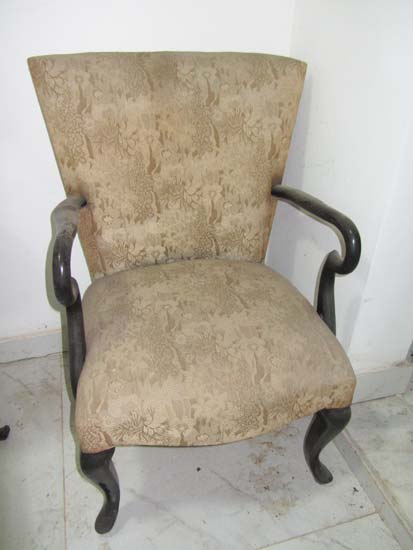 PAR POLTRONAS BRACO MADEIRA