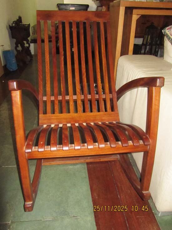 CADEIRA BALANCO MADEIRA
