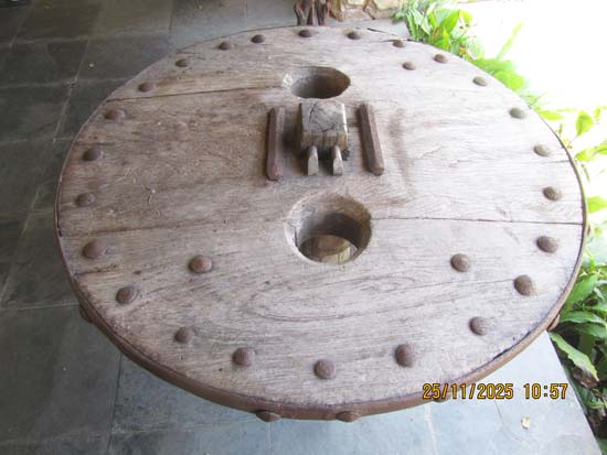 MESA CENTRO RODA CARRO BOI