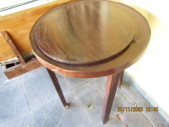 MESA LATERAL MADEIRA REDONDA