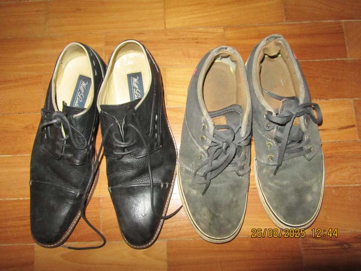 ROUPAS SAPATOS E CHAPEUS