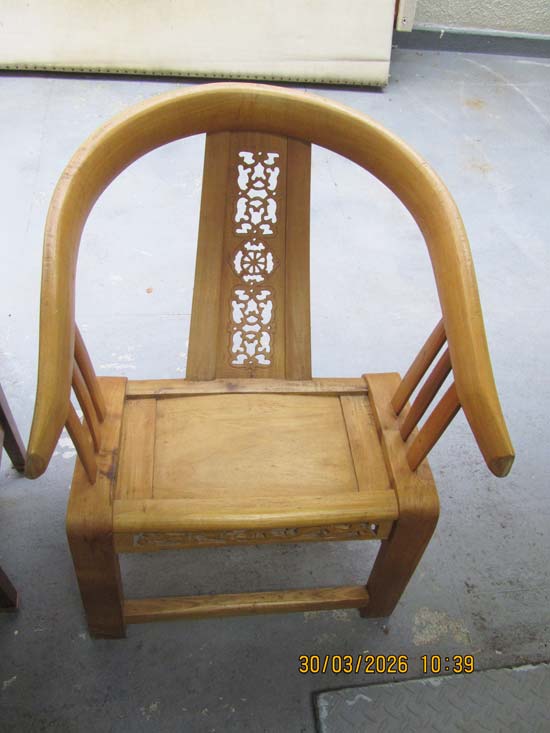 PAR CADEIRAS CURVAS MADEIRA