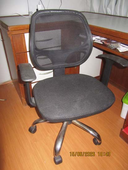 CADEIRA ESCRITORIO PRETA