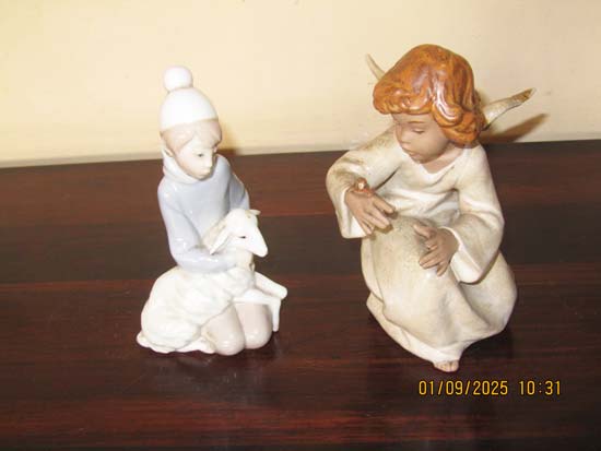 ESCULTURAS E ESTATUETAS