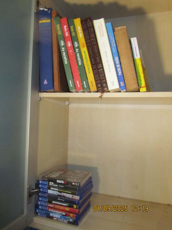 LIVROS SELOS E JOGOS