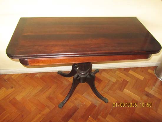 MESA APARADOR MADEIRA