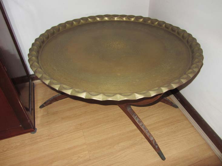 MESA MARROQUINA DOURADA MADEIRA