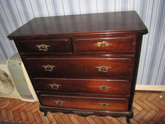 COMODA MADEIRA 5 GAVETAS