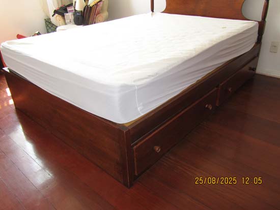 CAMA MADEIRA E COLCHAO