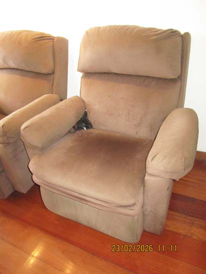 POLTRONAS ESPREGUICADEIRAS MARRONS