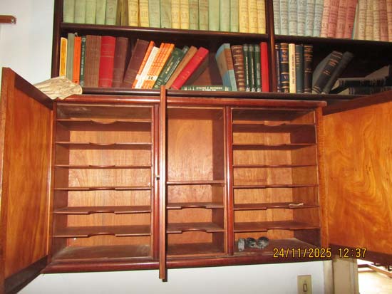 ARMARIO MADEIRA VOADOR