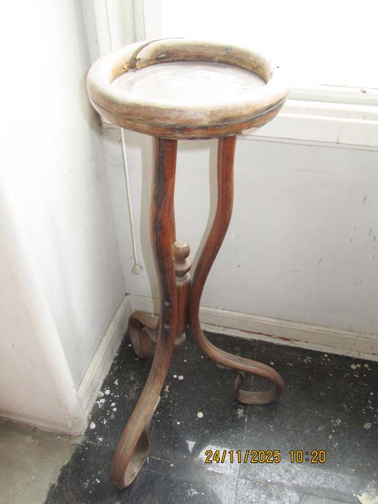 DIVISORIA E CANTONEIRA MADEIRA