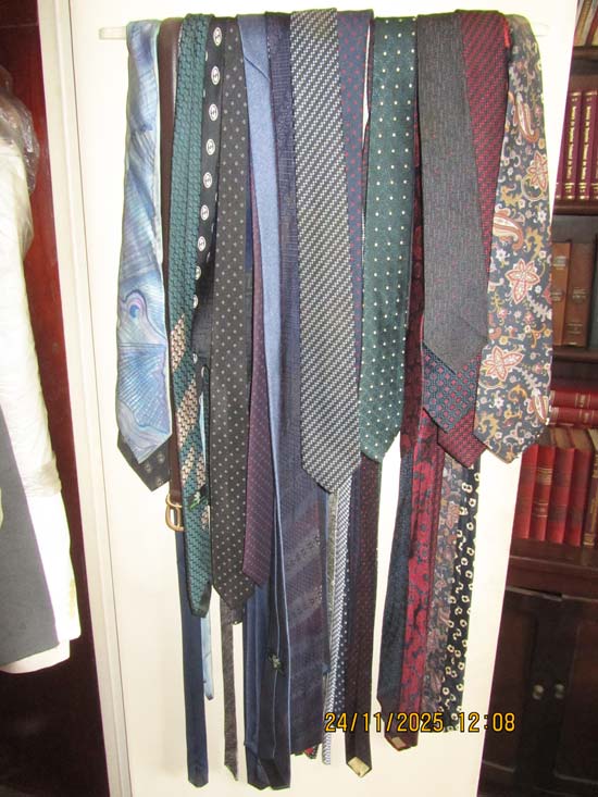 ROUPAS SAPATOS E ACESSORIOS