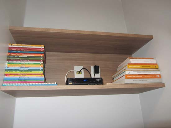 MESA E PRATELEIRA MDF MARROM