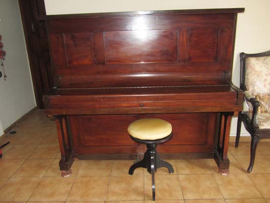 PIANO ARMARIO