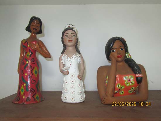 ESCULTURAS E ESTATUETAS