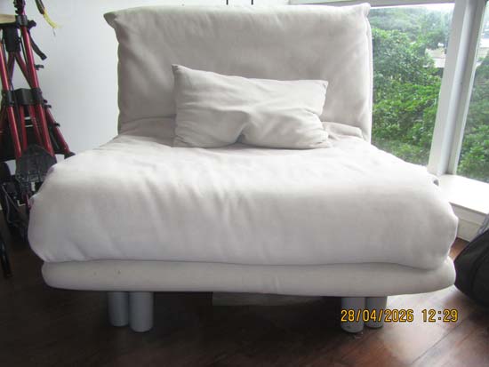 POLTRONA CHAISE CINZA