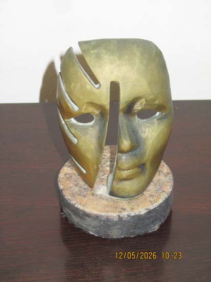 ESCULTURAS E ESTATUETAS