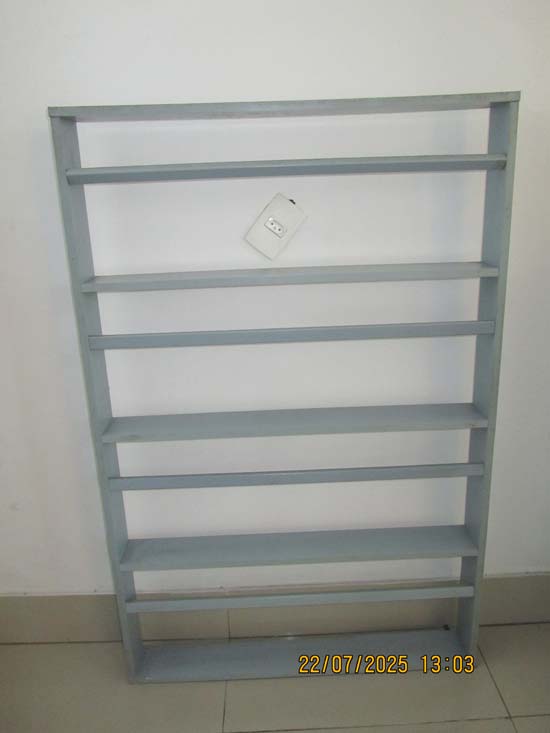 ESTANTES MDF DE LIVROS